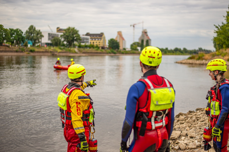 Symbolbild - Strömungsretter der DLRG Magdeburg im Einsatz (Foto: Maximilian Weisbecker)